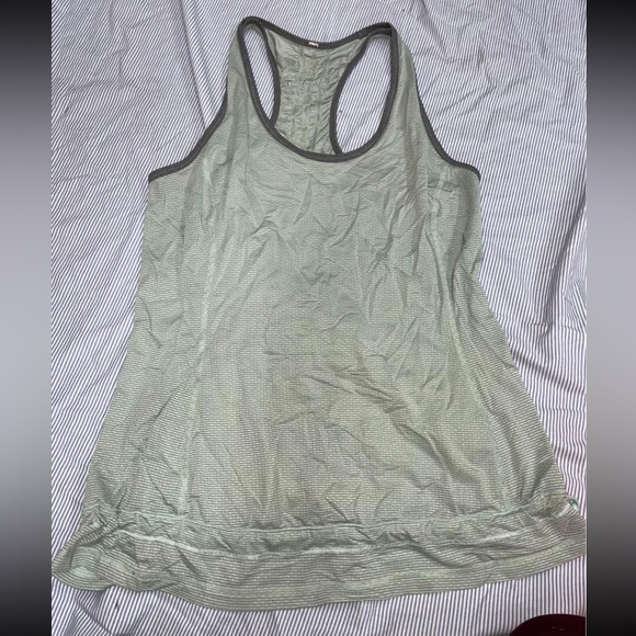 Lululemon Size 8 Tank - Picture 2 of 4